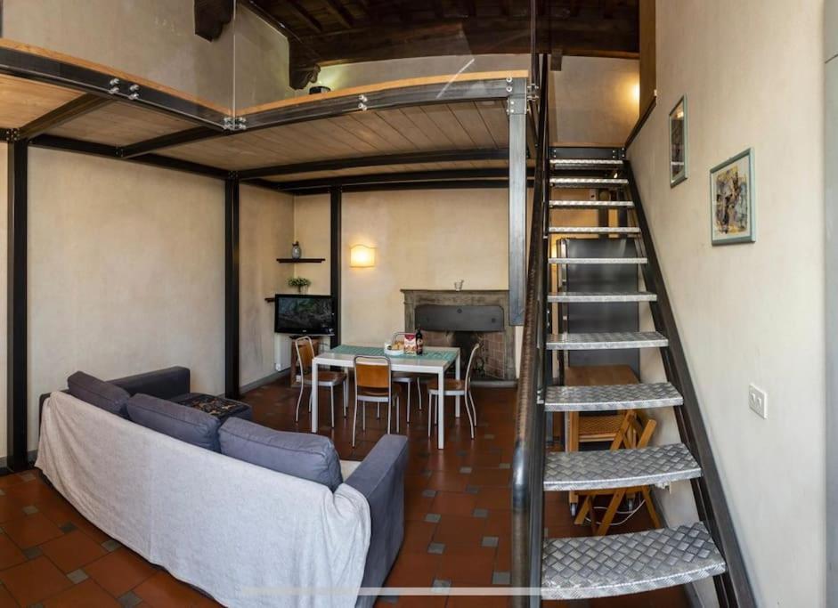 And Quiet Loft 5 Minutes Walk From The Duomo Apartamento *