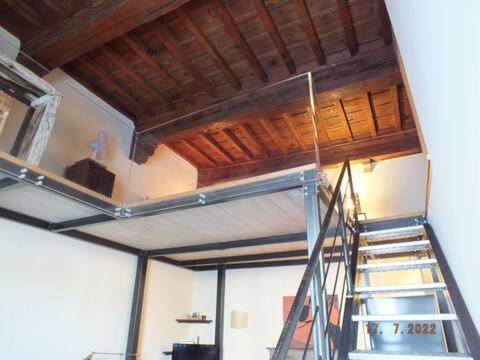 And Quiet Loft 5 Minutes Walk From The Duomo Apartamento *