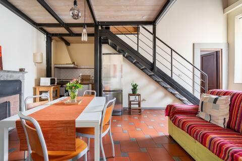And Quiet Loft 5 Minutes Walk From The Duomo Apartamento